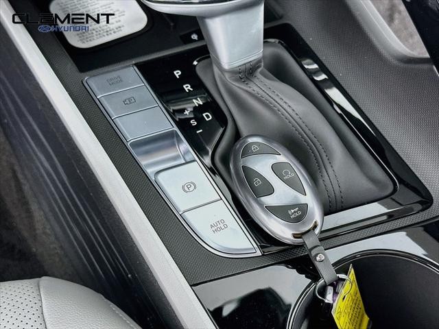 Hyundai Elantra Vehicle Full-screen Gallery Image 21