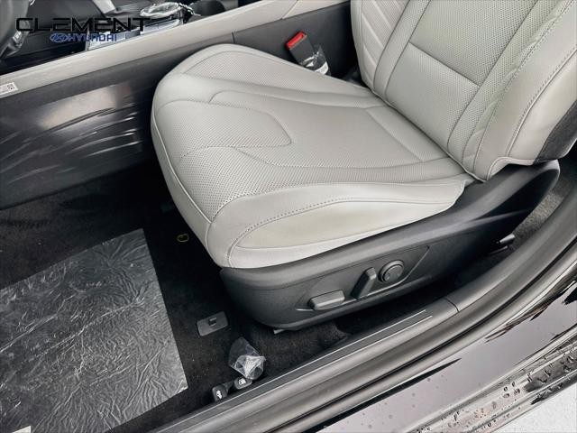 Hyundai Elantra Vehicle Full-screen Gallery Image 26