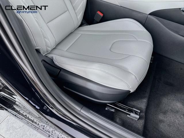 Hyundai Elantra Vehicle Full-screen Gallery Image 30