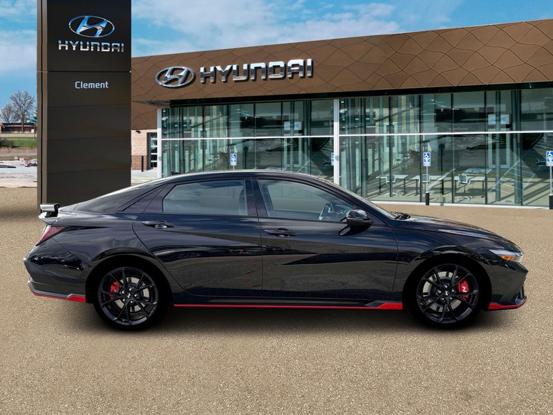 Hyundai Elantra N Vehicle Full-screen Gallery Image 9