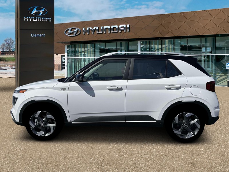 Hyundai Venue Vehicle Full-screen Gallery Image 3