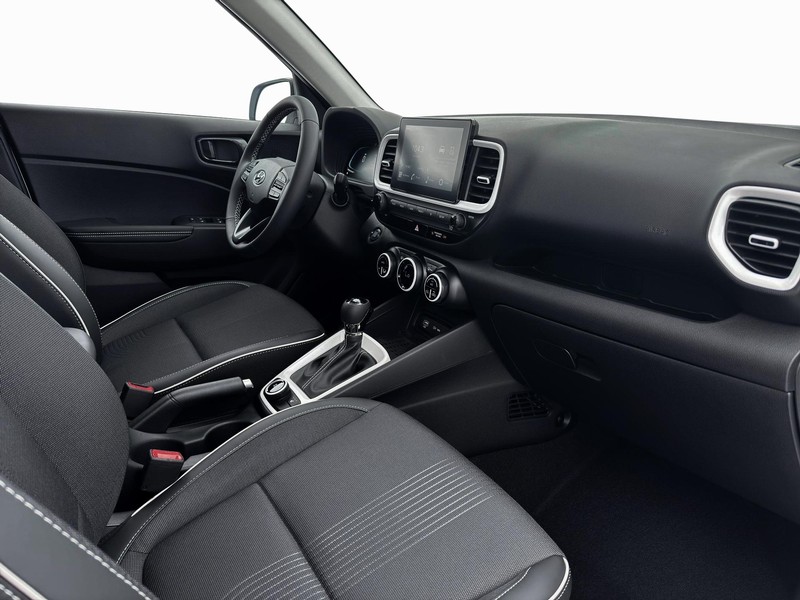 Hyundai Venue Vehicle Full-screen Gallery Image 15