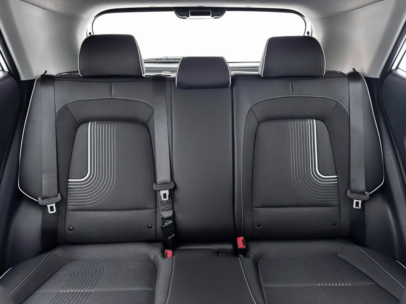 Hyundai Venue Vehicle Full-screen Gallery Image 16