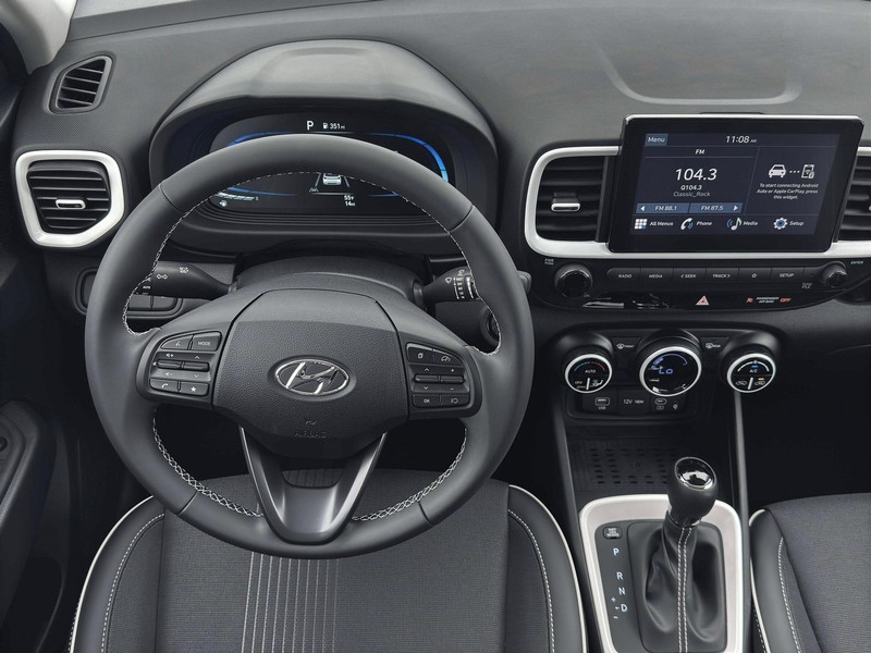 Hyundai Venue Vehicle Full-screen Gallery Image 17