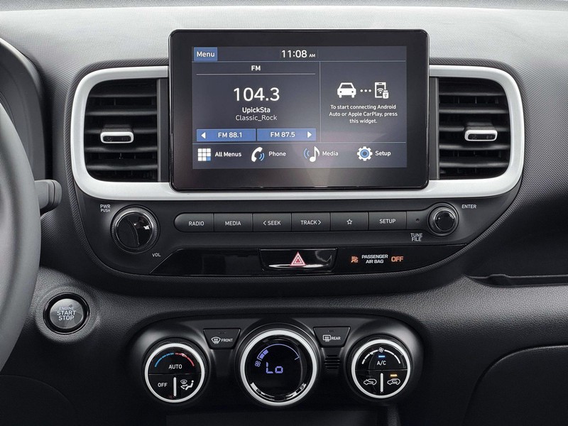 Hyundai Venue Vehicle Full-screen Gallery Image 19