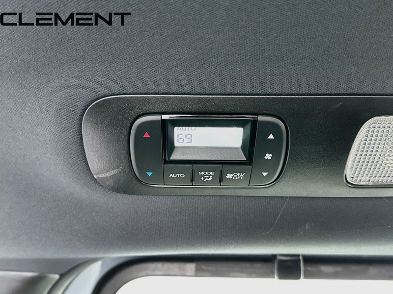 Honda Odyssey Vehicle Full-screen Gallery Image 34