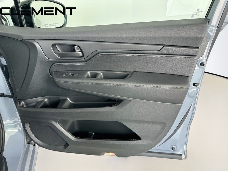 Honda Odyssey Vehicle Full-screen Gallery Image 37