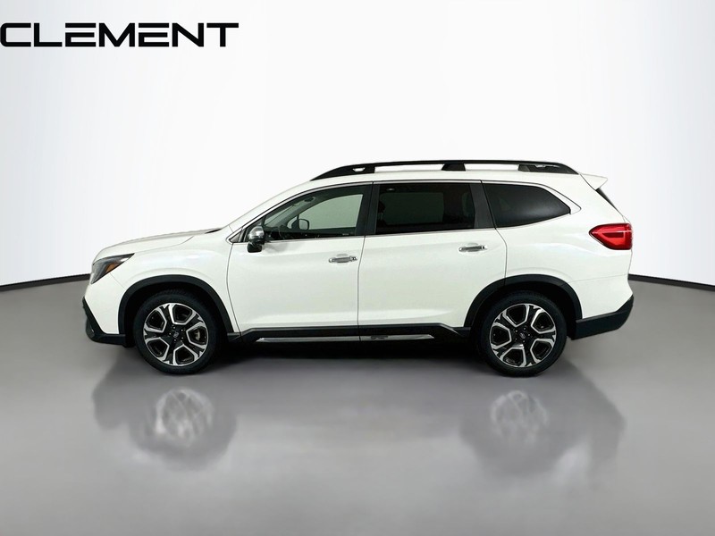 Subaru Ascent Vehicle Full-screen Gallery Image 6