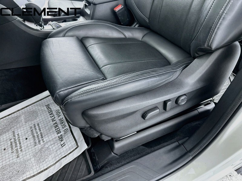 Subaru Ascent Vehicle Full-screen Gallery Image 30