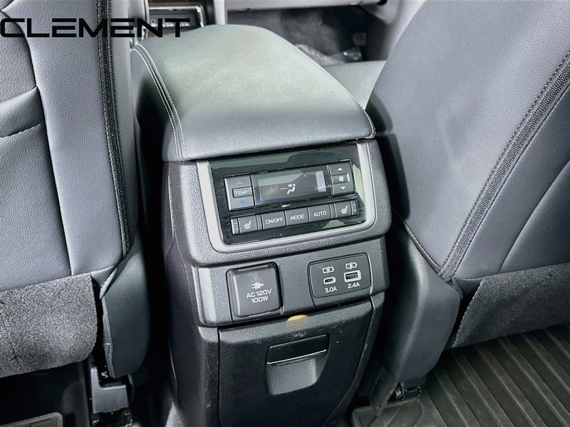 Subaru Ascent Vehicle Full-screen Gallery Image 35