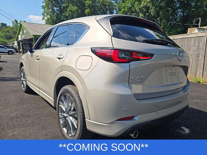 Mazda CX-5 Vehicle Full-screen Gallery Image 2