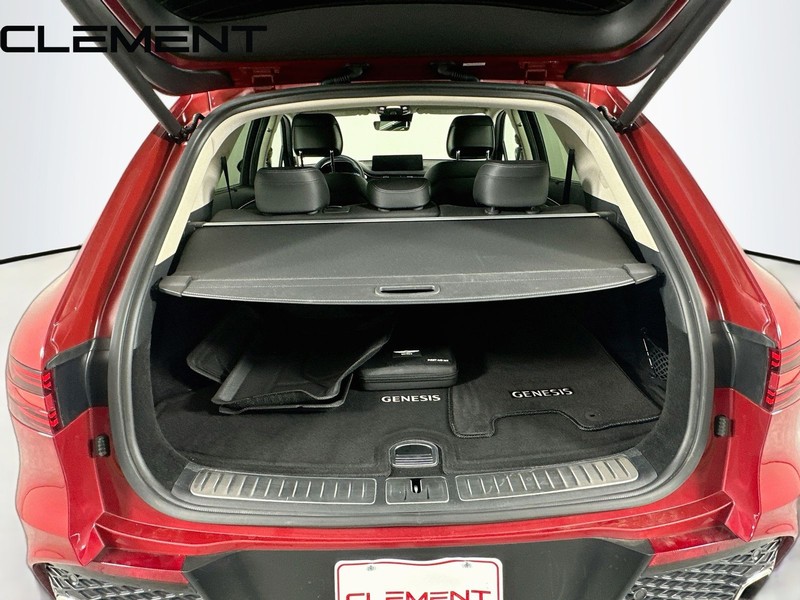 Genesis GV70 Vehicle Full-screen Gallery Image 11
