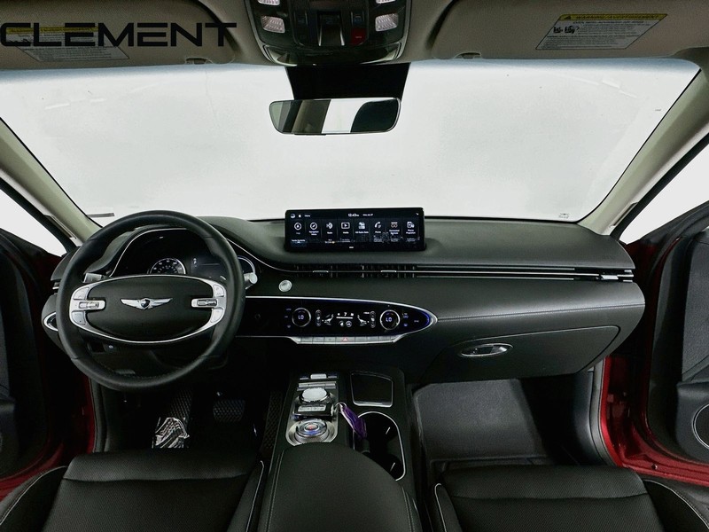 Genesis GV70 Vehicle Full-screen Gallery Image 12