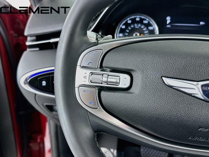 Genesis GV70 Vehicle Full-screen Gallery Image 15