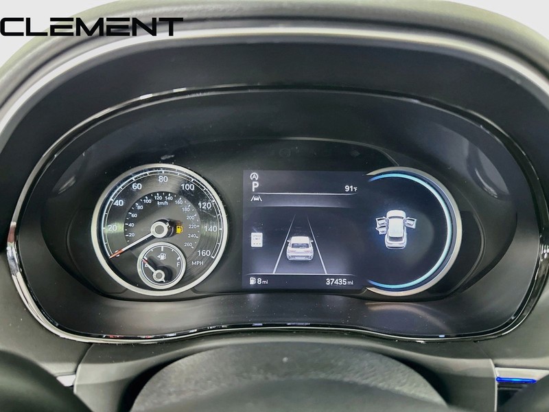 Genesis GV70 Vehicle Full-screen Gallery Image 18
