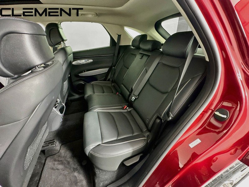 Genesis GV70 Vehicle Full-screen Gallery Image 34