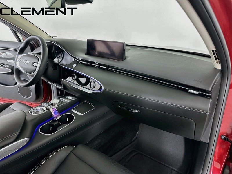 Genesis GV70 Vehicle Full-screen Gallery Image 36