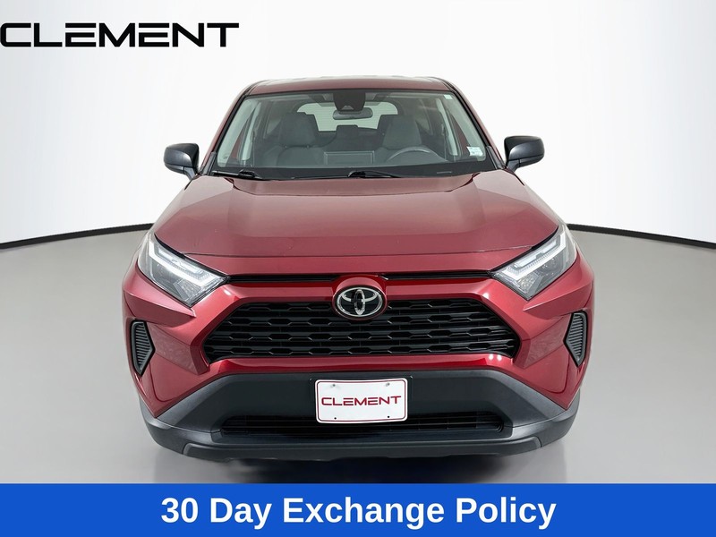 Toyota RAV4 Vehicle Full-screen Gallery Image 3