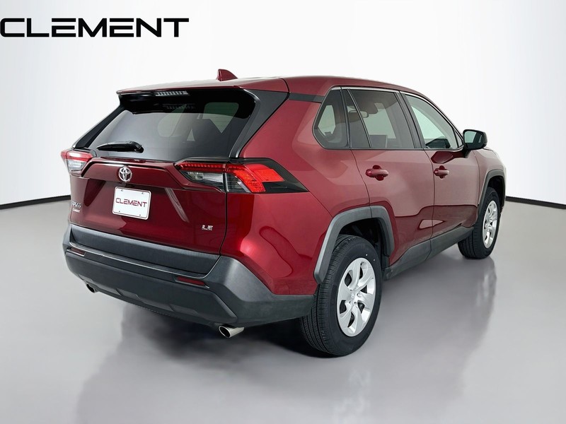 Toyota RAV4 Vehicle Full-screen Gallery Image 7