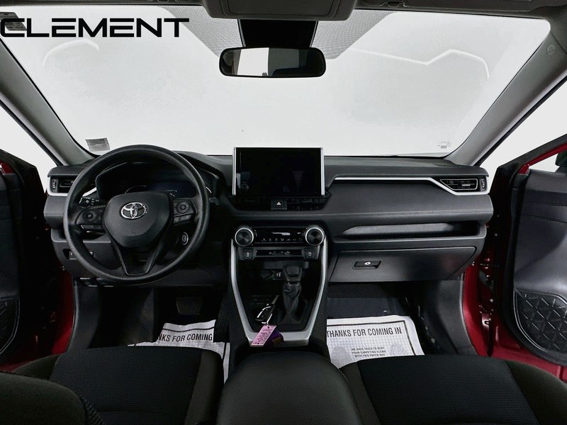 Toyota RAV4 Vehicle Full-screen Gallery Image 12