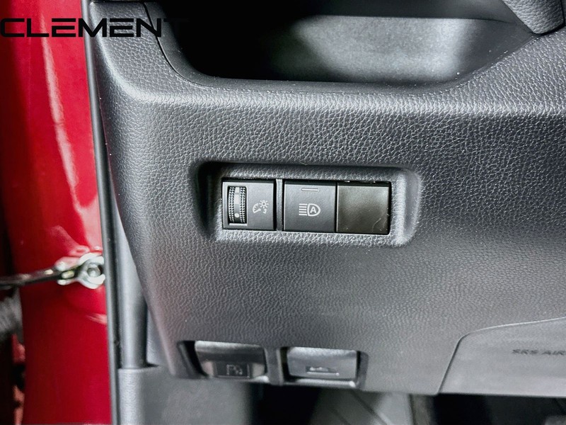 Toyota RAV4 Vehicle Full-screen Gallery Image 13