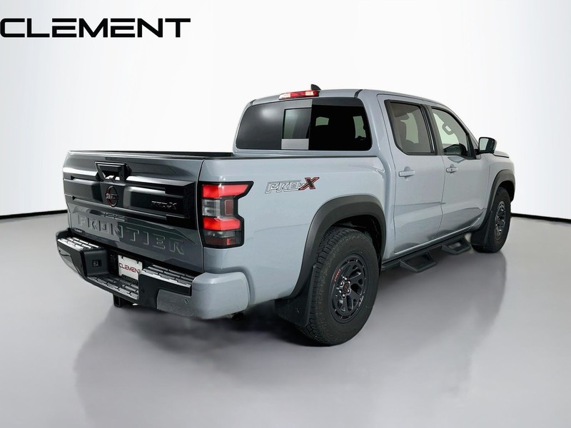 Nissan Frontier Vehicle Image 07