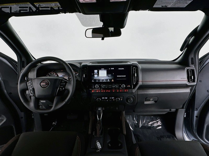 Nissan Frontier Vehicle Image 12