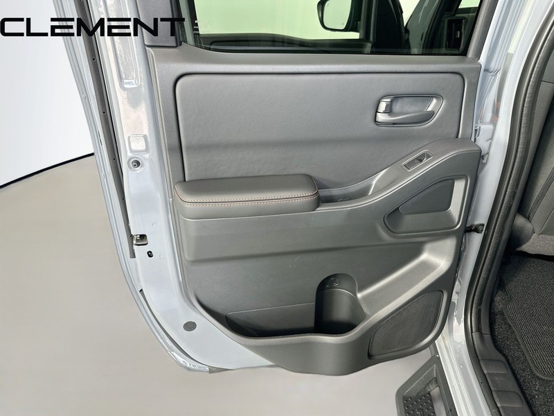 Nissan Frontier Vehicle Image 30