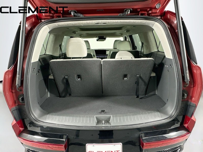 Hyundai Santa Fe Vehicle Image 11