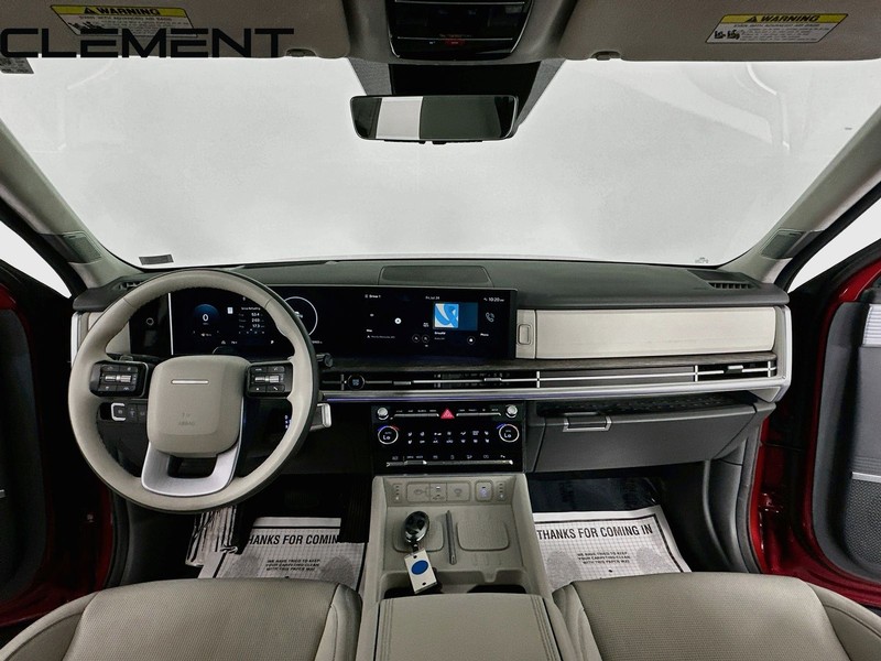 Hyundai Santa Fe Vehicle Image 12