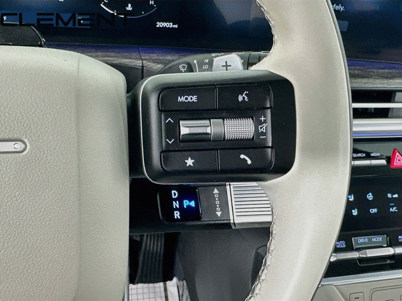 Hyundai Santa Fe Vehicle Image 17