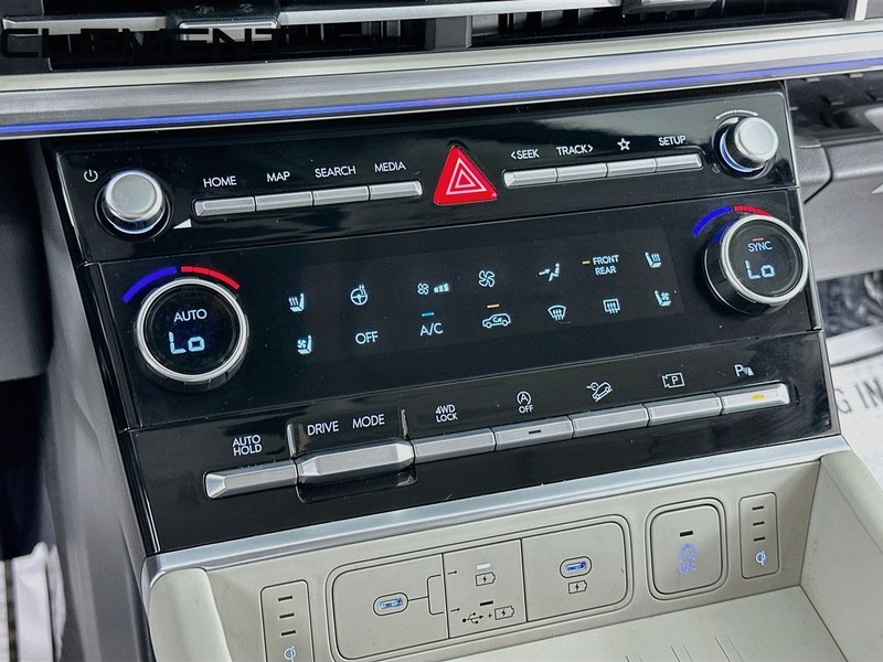 Hyundai Santa Fe Vehicle Image 22
