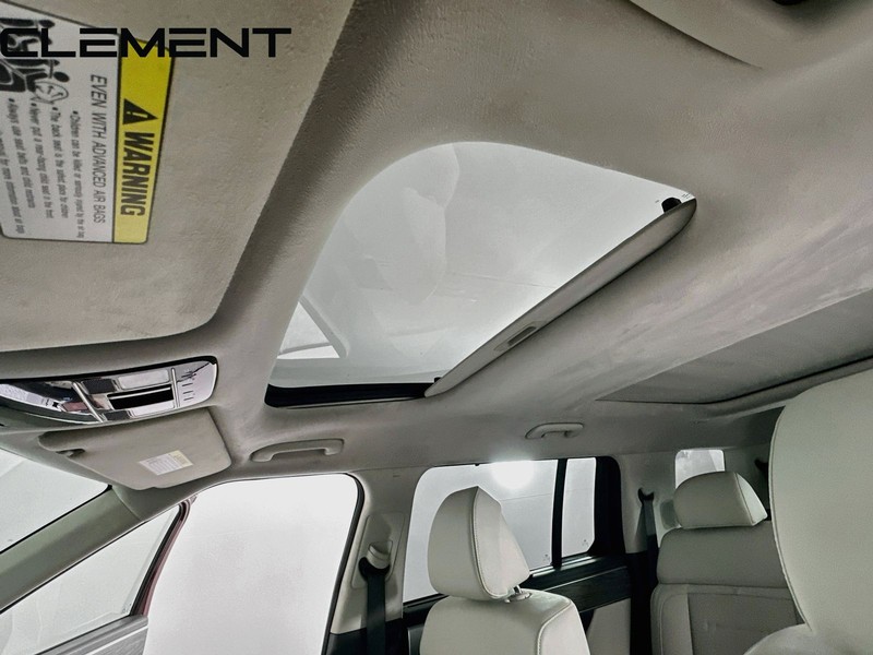 Hyundai Santa Fe Vehicle Image 25