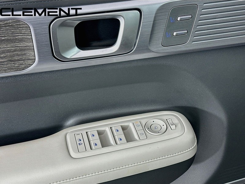 Hyundai Santa Fe Vehicle Image 28
