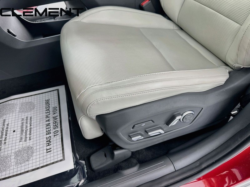 Hyundai Santa Fe Vehicle Image 30