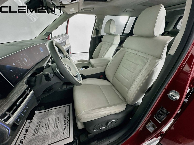 Hyundai Santa Fe Vehicle Image 32