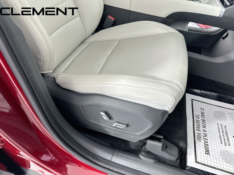 Hyundai Santa Fe Vehicle Image 36