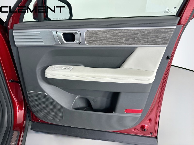 Hyundai Santa Fe Vehicle Image 38