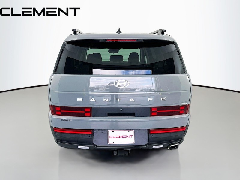 Hyundai Santa Fe Vehicle Full-screen Gallery Image 8