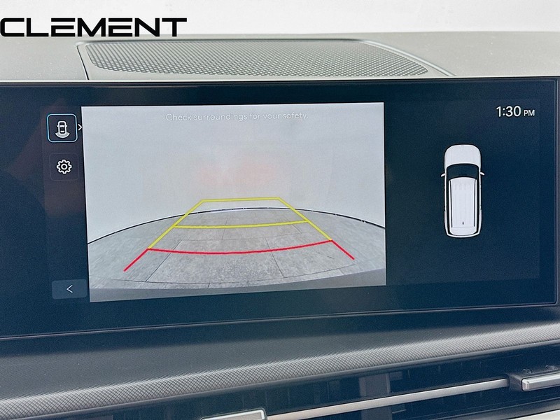 Hyundai Santa Fe Vehicle Full-screen Gallery Image 20