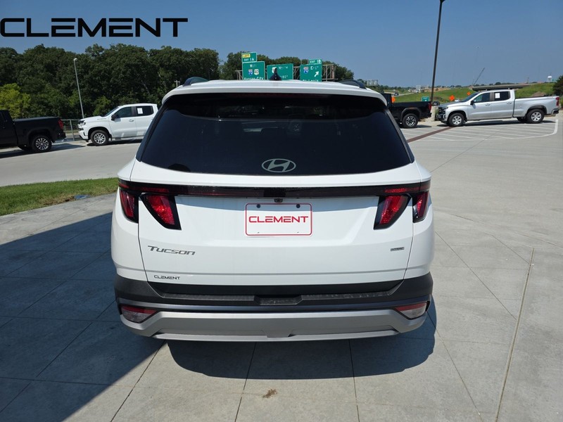 Hyundai Tucson Vehicle Full-screen Gallery Image 11