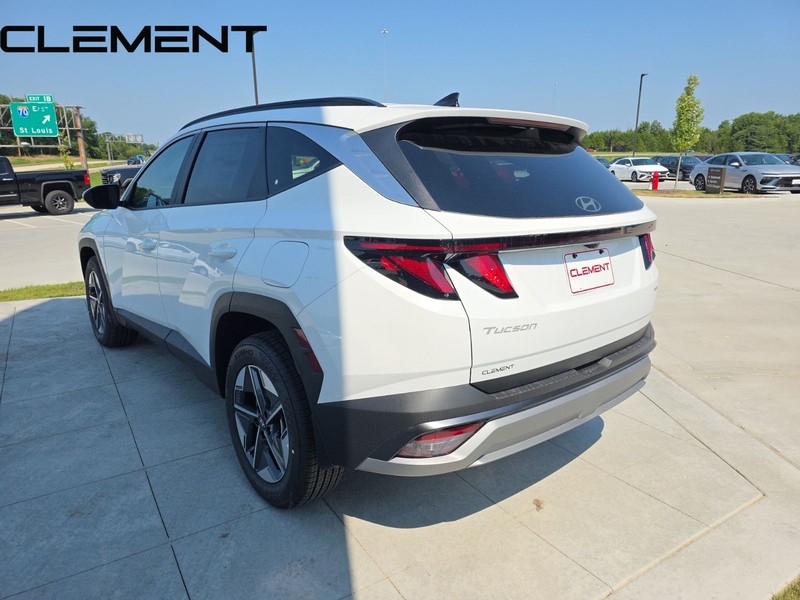 Hyundai Tucson Vehicle Full-screen Gallery Image 12