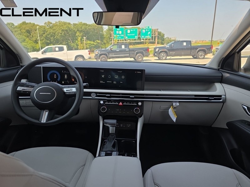 Hyundai Tucson Vehicle Full-screen Gallery Image 14
