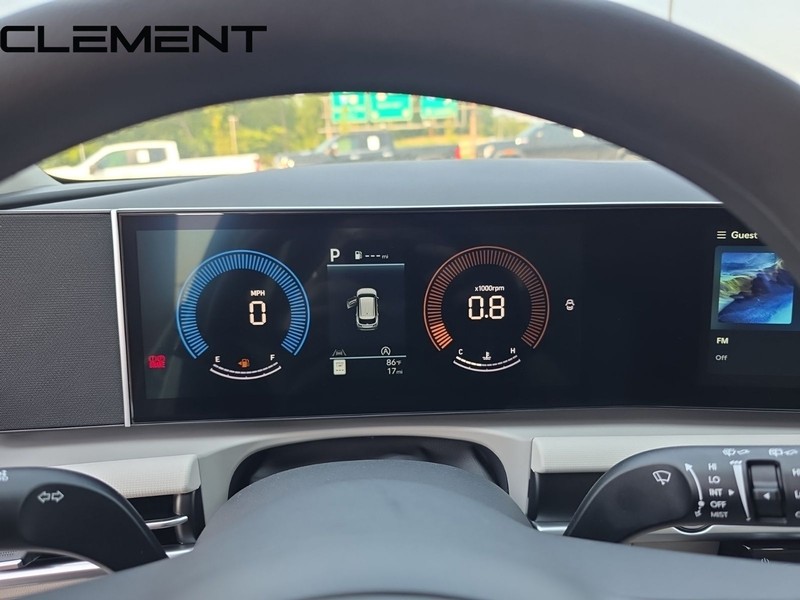 Hyundai Tucson Vehicle Full-screen Gallery Image 18