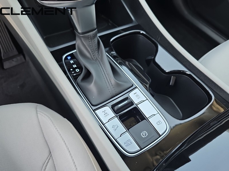 Hyundai Tucson Vehicle Full-screen Gallery Image 24