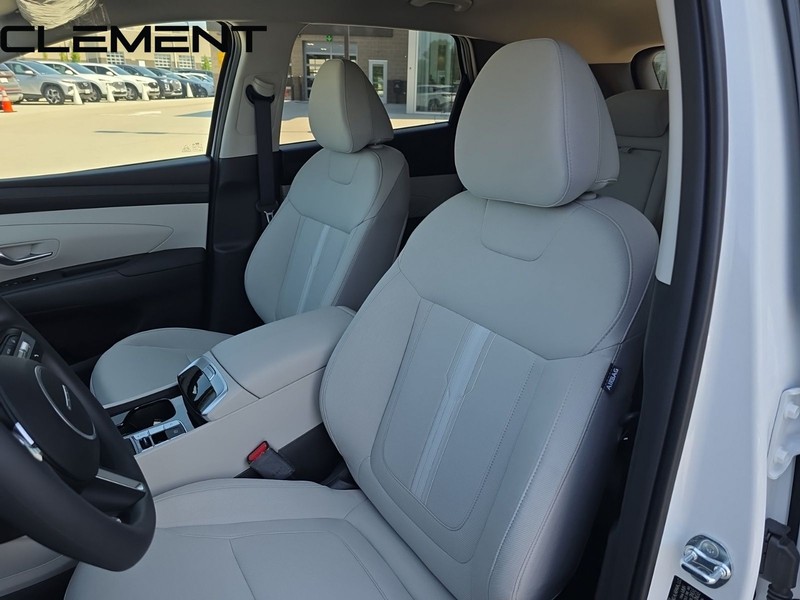 Hyundai Tucson Vehicle Full-screen Gallery Image 30