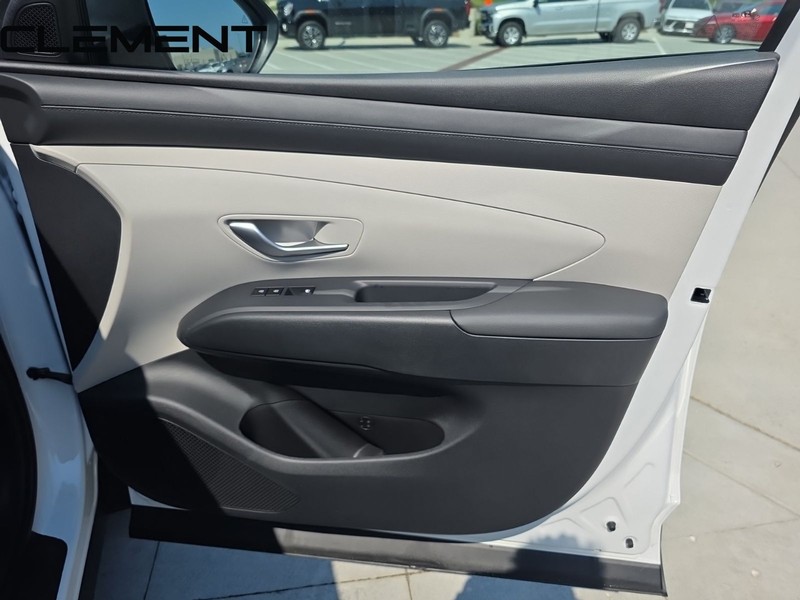 Hyundai Tucson Vehicle Full-screen Gallery Image 37