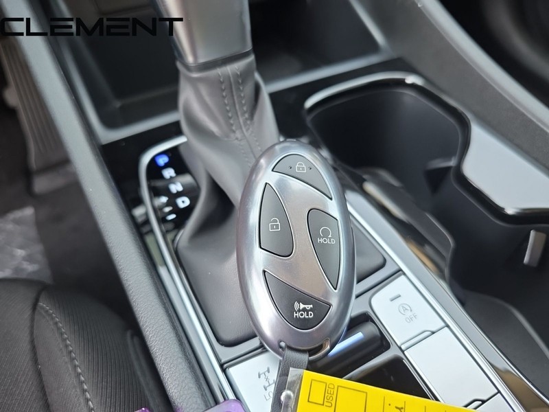 Hyundai Tucson Vehicle Full-screen Gallery Image 23
