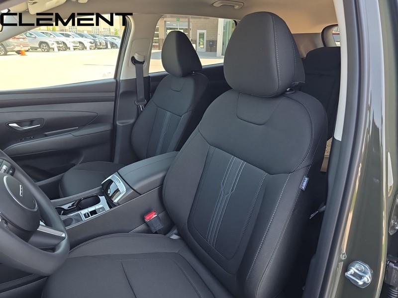 Hyundai Tucson Vehicle Full-screen Gallery Image 28