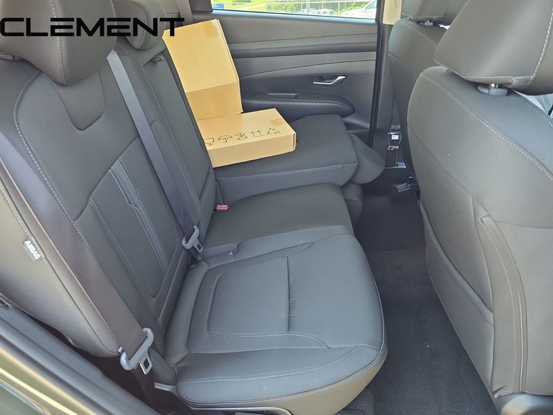 Hyundai Tucson Vehicle Full-screen Gallery Image 30